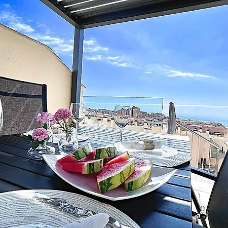 Appartamento Marinsa Malin's Penthouse